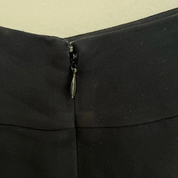 Lot of 3 Ann Taylor Size 12 L 2 Basics Skirts and 1 tank top Low Pleat Accents - Picture 4 of 14